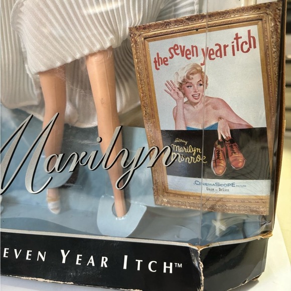 BARBIE as Marilyn Monroe in The Seven Year Itch Doll 1997 By Mattel 17155 - Picture 8 of 8